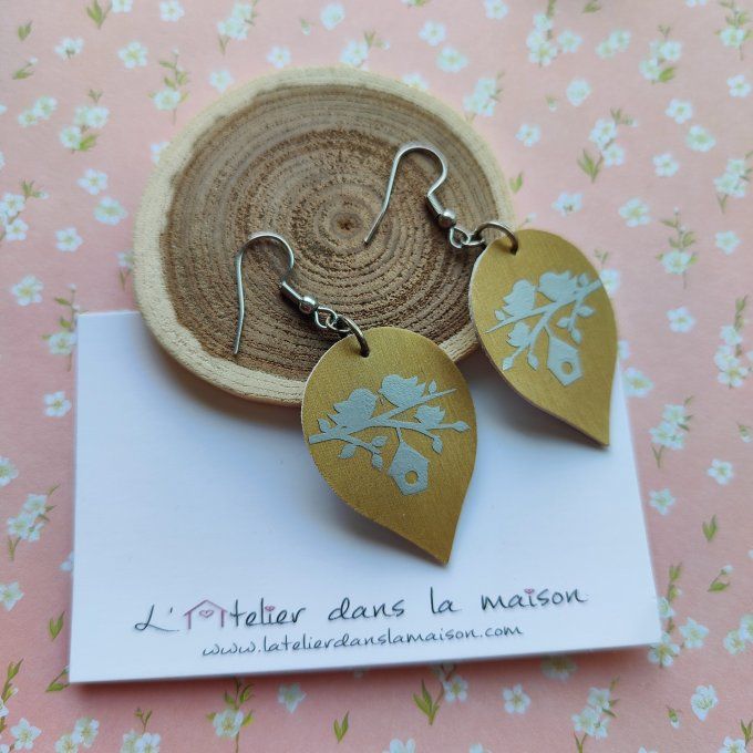 Boucles d'oreilles gouttes dorées en simili cuir nichoir