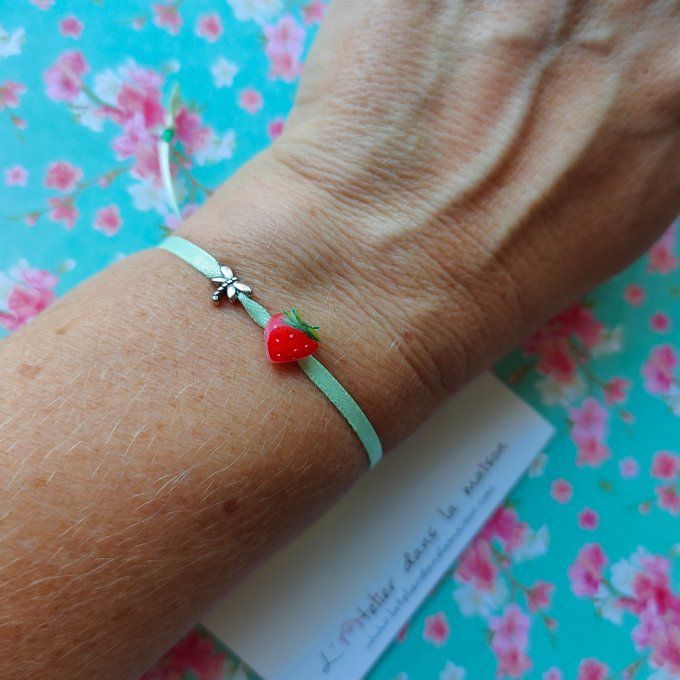 Bracelet fraise et libellule