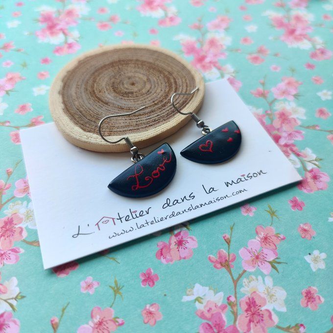 Boucles d'oreilles noires et rouges love