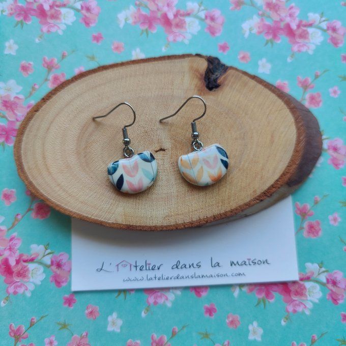 Boucles d'oreilles arrondies motif feuillage