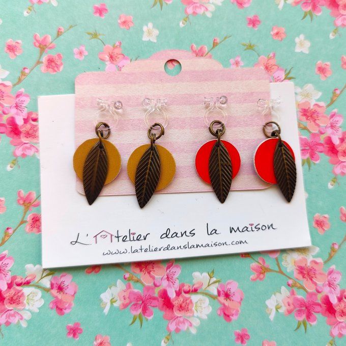 Boucles d'oreilles avec ou sans perçage en simili or ou rouge et feuille