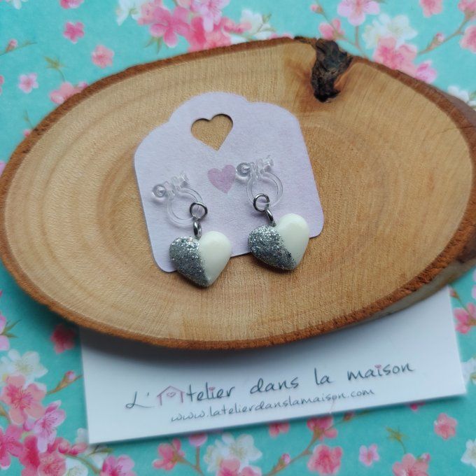 Boucles d'oreilles sans perçage coeurs blancs avec paillettes