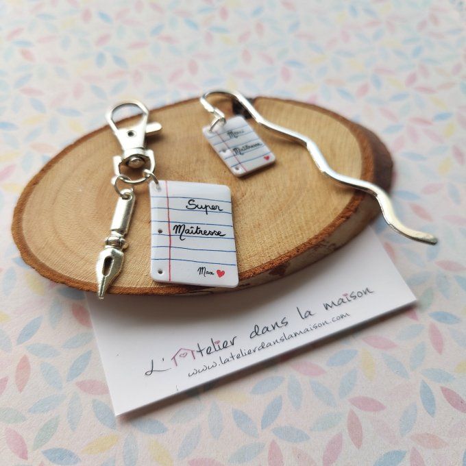 porte-clé ou marque-page maitresse personnalisable cahier