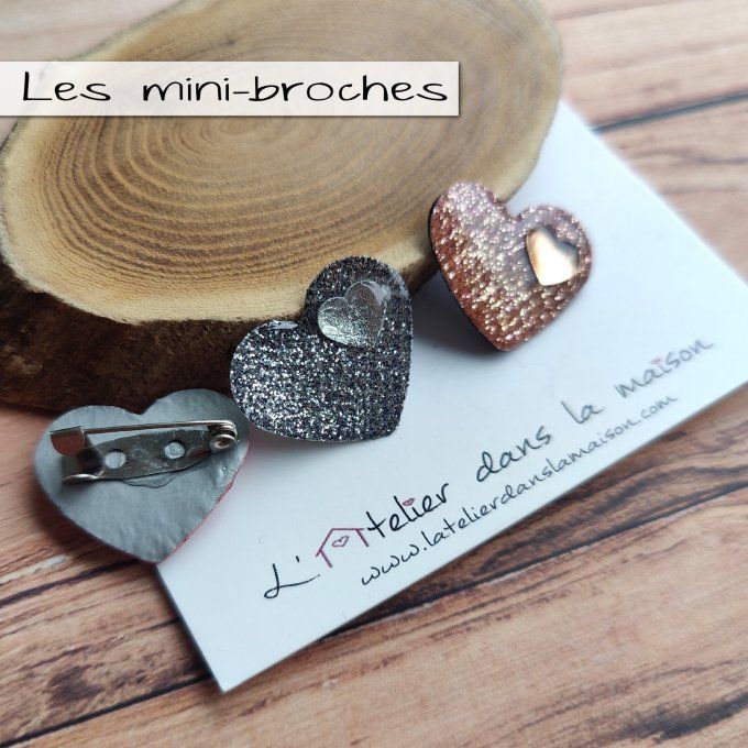 Petite broche coeur à paillettes